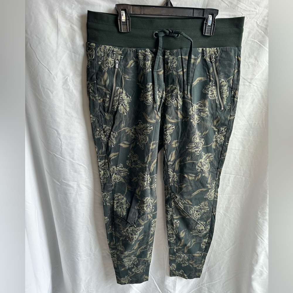 Athleta Green Floral Trekkie North Printed Joggers Size 4P Drawstring Pockets